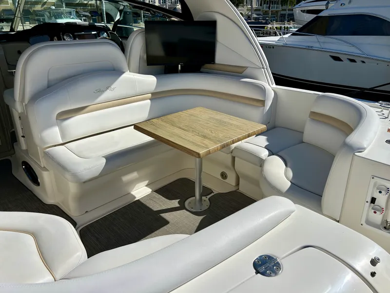 Slide: The Image of Sea Ray 38 Sundancer 2008 - 8