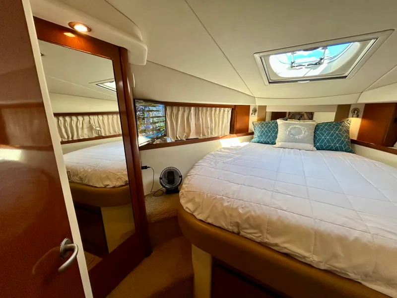 Slide: The Image of Sea Ray 38 Sundancer 2008 - 33