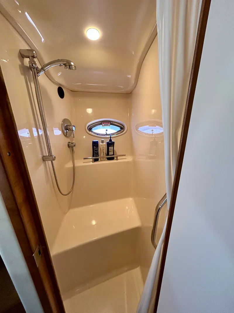 Slide: The Image of Sea Ray 38 Sundancer 2008 - 35