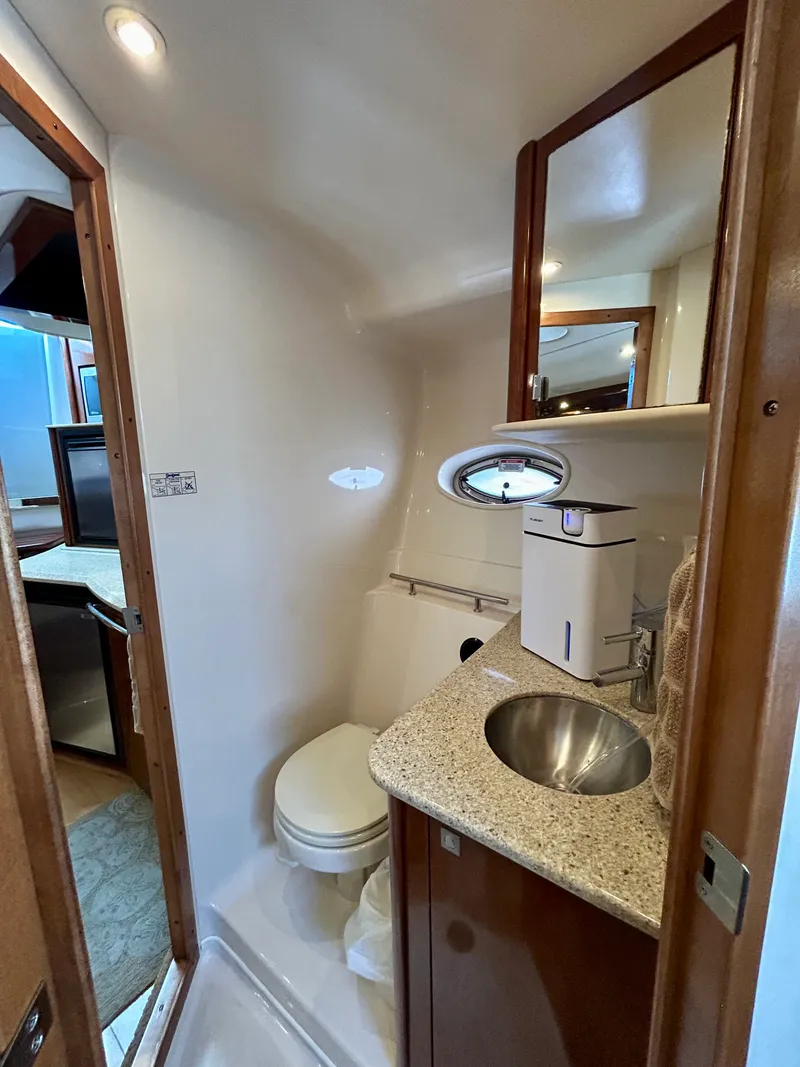 Slide: The Image of Sea Ray 38 Sundancer 2008 - 37