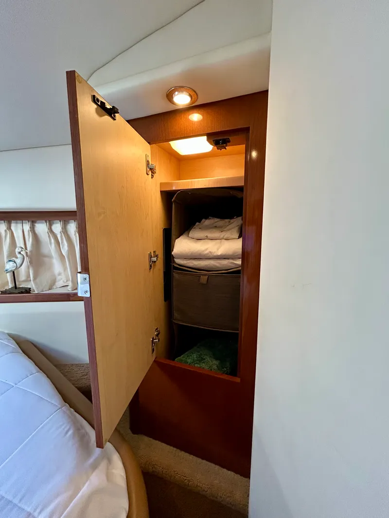 Slide: The Image of Sea Ray 38 Sundancer 2008 - 39