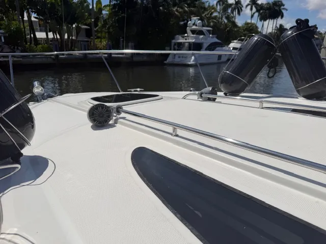 Slide: The Image of Sea Ray SUNDANCER 330 2016 - 52
