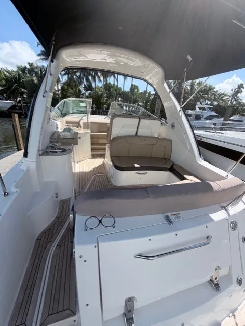 Slide: The Image of Sea Ray SUNDANCER 330 2016 - 34