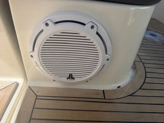 Slide: The Image of Sea Ray SUNDANCER 330 2016 - 44