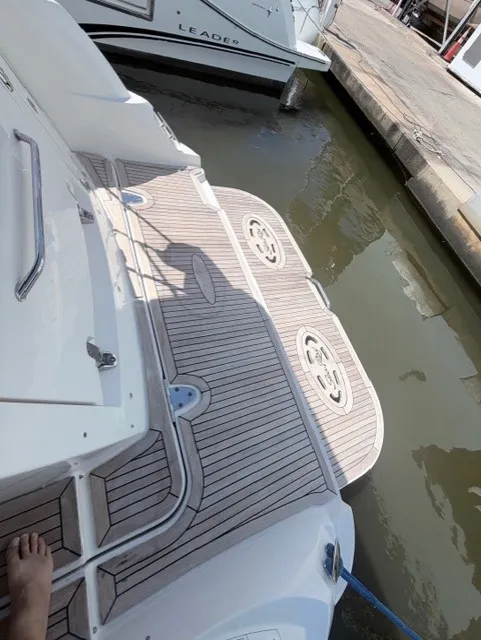 Slide: The Image of Sea Ray SUNDANCER 330 2016 - 8