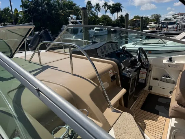 Slide: The Image of Sea Ray SUNDANCER 330 2016 - 50