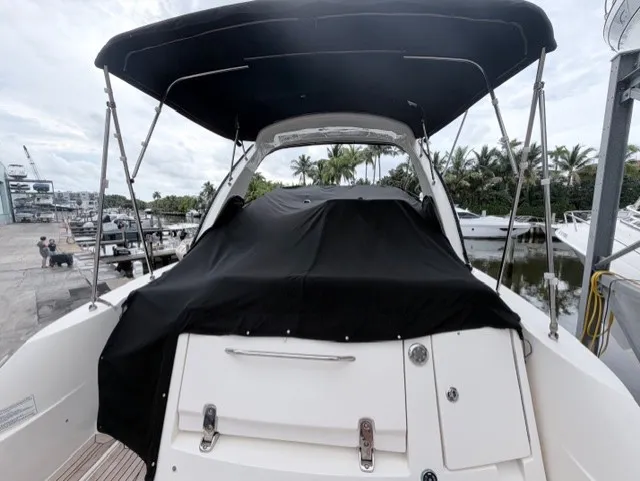 Slide: The Image of Sea Ray SUNDANCER 330 2016 - 20