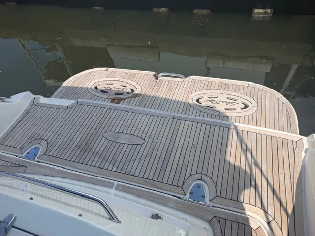 Slide: The Image of Sea Ray SUNDANCER 330 2016 - 47