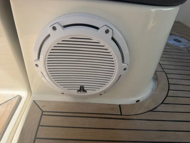 Slide: The Image of Sea Ray SUNDANCER 330 2016 - 41