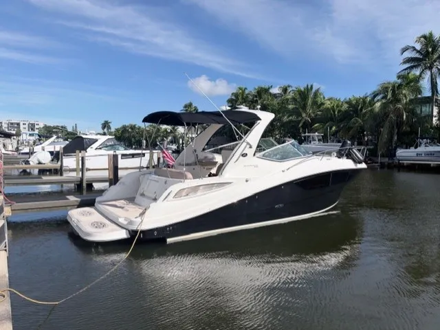 Slide: The Image of Sea Ray SUNDANCER 330 2016 - 2