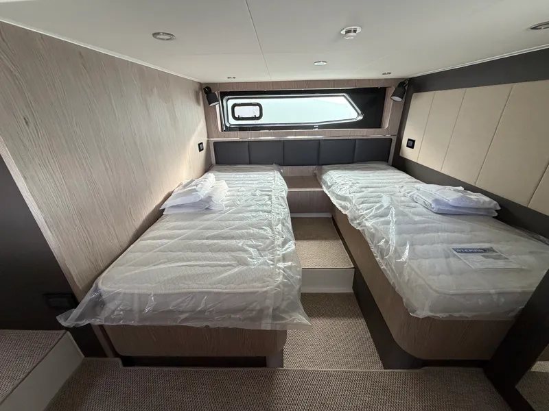 Slide: The Image of Azimut A45 2027 - 58