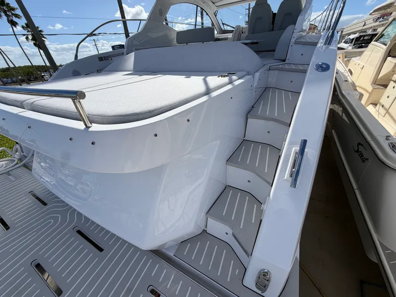 Slide: The Image of Azimut A45 2027 - 18