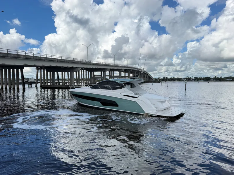 The Image of Azimut A45 2027 - 6