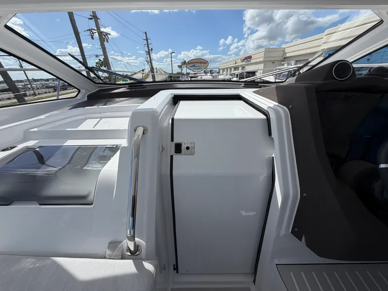 Slide: The Image of Azimut A45 2027 - 35