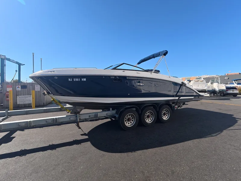 Slide: The Image of Sea Ray 270 SDX 2020 - 2