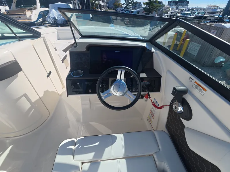 Slide: The Image of Sea Ray 270 SDX 2020 - 13