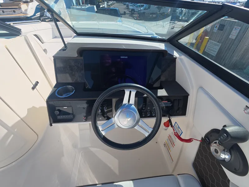 Slide: The Image of Sea Ray 270 SDX 2020 - 14