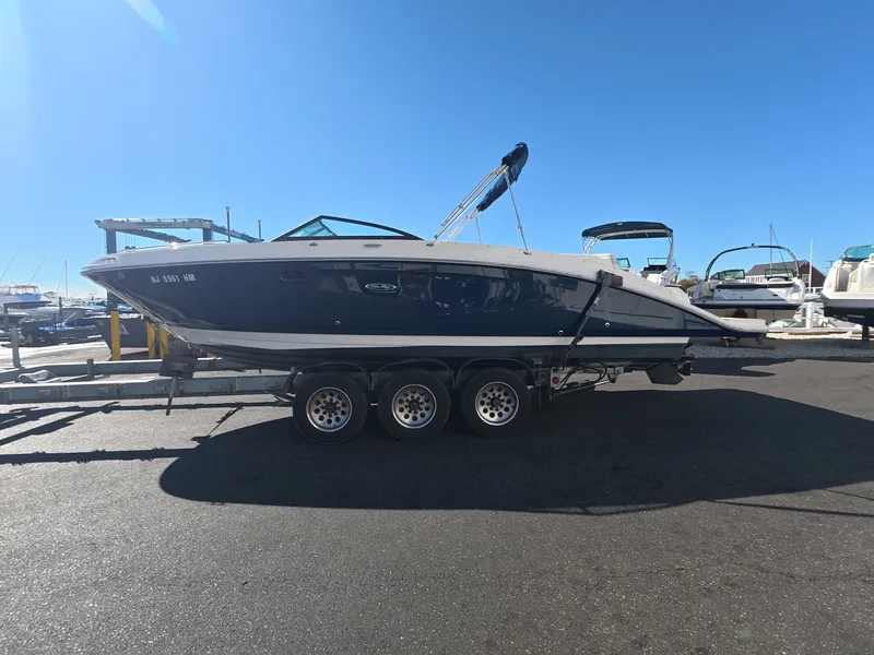 Slide: The Image of Sea Ray 270 SDX 2020 - 26