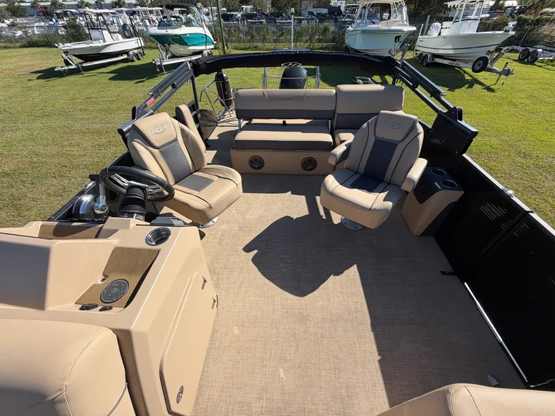 Slide: The Image of Harris 230 CRUISER 2023 - 14