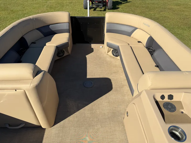 Slide: The Image of Harris 230 CRUISER 2023 - 13