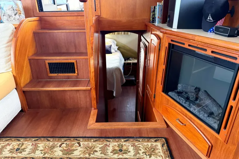 Slide: The Image of Californian 45' Aft Cabin Motor Yacht 1989 - 22