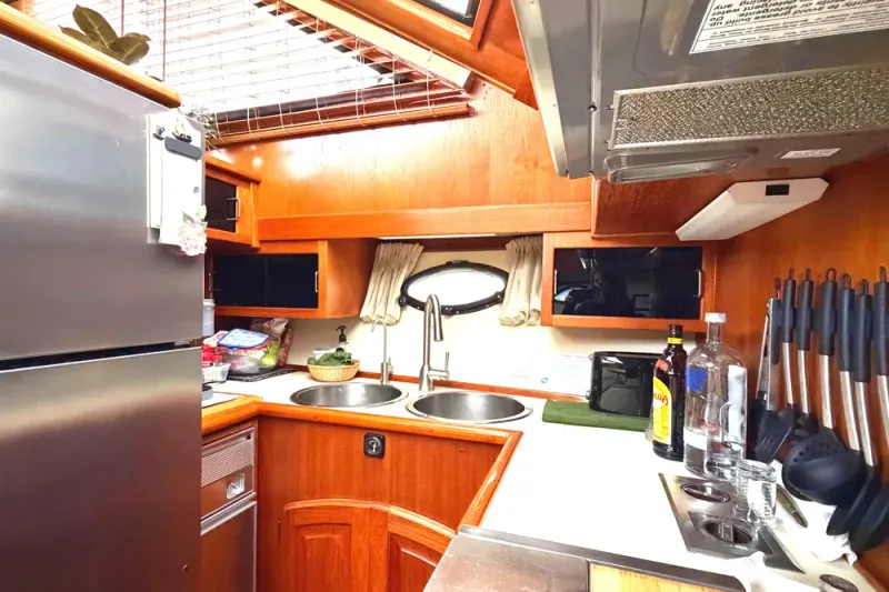 Slide: The Image of Californian 45' Aft Cabin Motor Yacht 1989 - 25