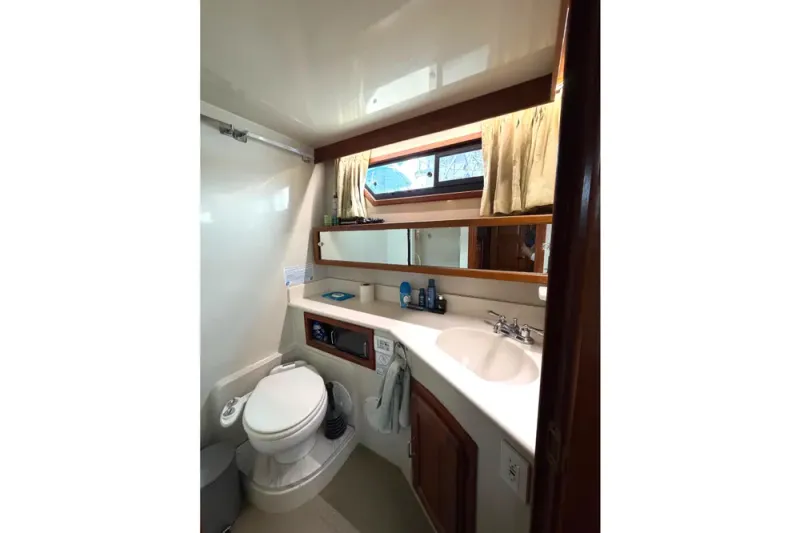Slide: The Image of Californian 45' Aft Cabin Motor Yacht 1989 - 39