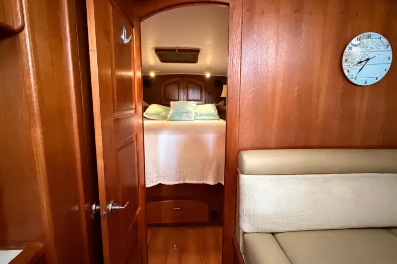 Slide: The Image of Californian 45' Aft Cabin Motor Yacht 1989 - 41