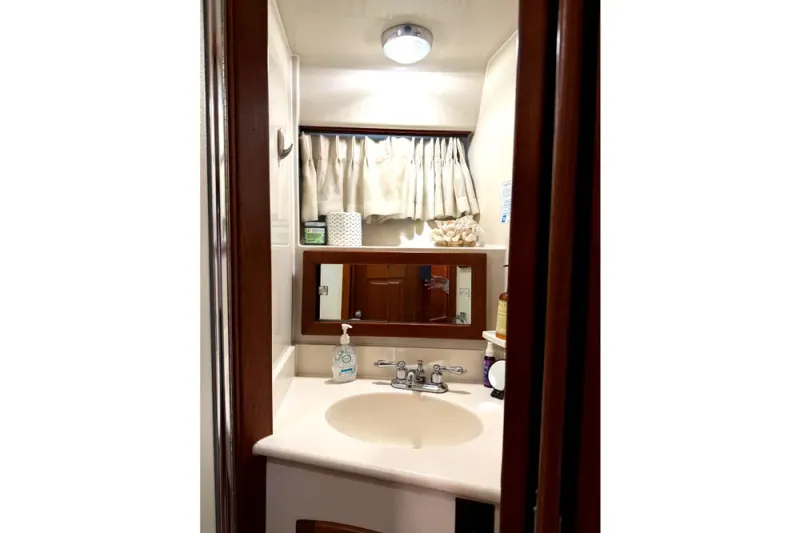 Slide: The Image of Californian 45' Aft Cabin Motor Yacht 1989 - 44