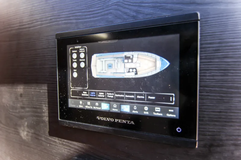 Slide: The Image of Vanquish VQ 45 2022 - 18