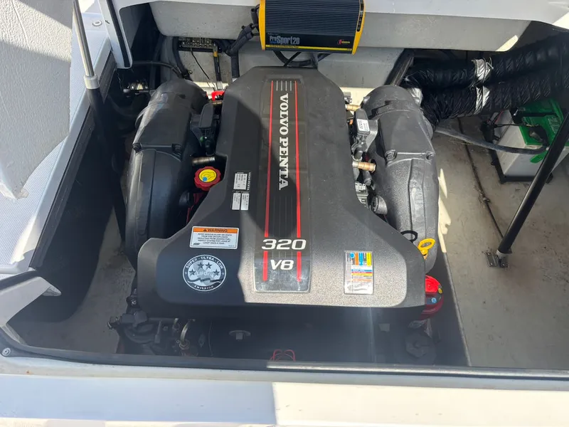 Slide: The Image of Cobalt Boats 24SD 2014 - 14