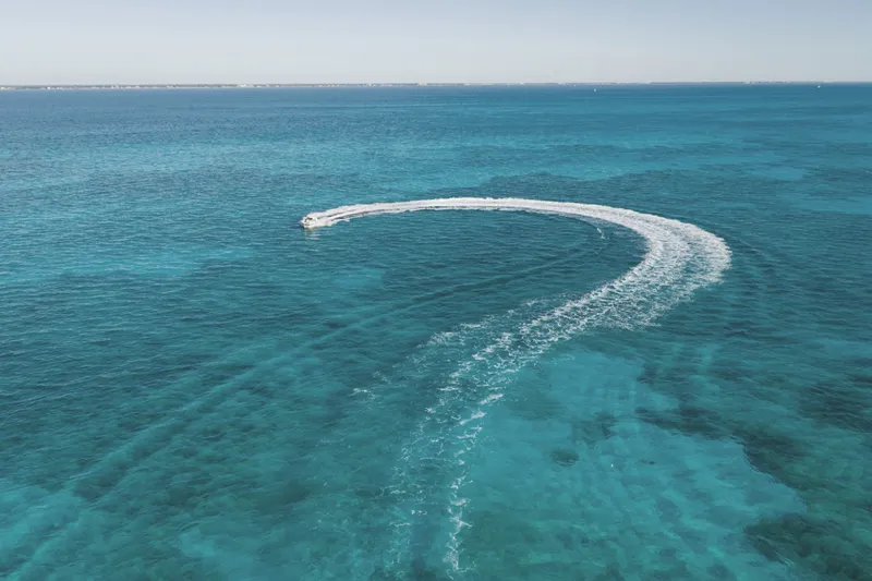 Slide: The Image of Boston Whaler 330 Outrage 2027 - 10