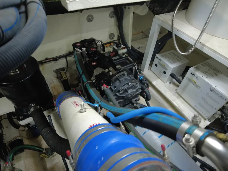 Slide: The Image of Sea Ray FLY 520 2018 - 98