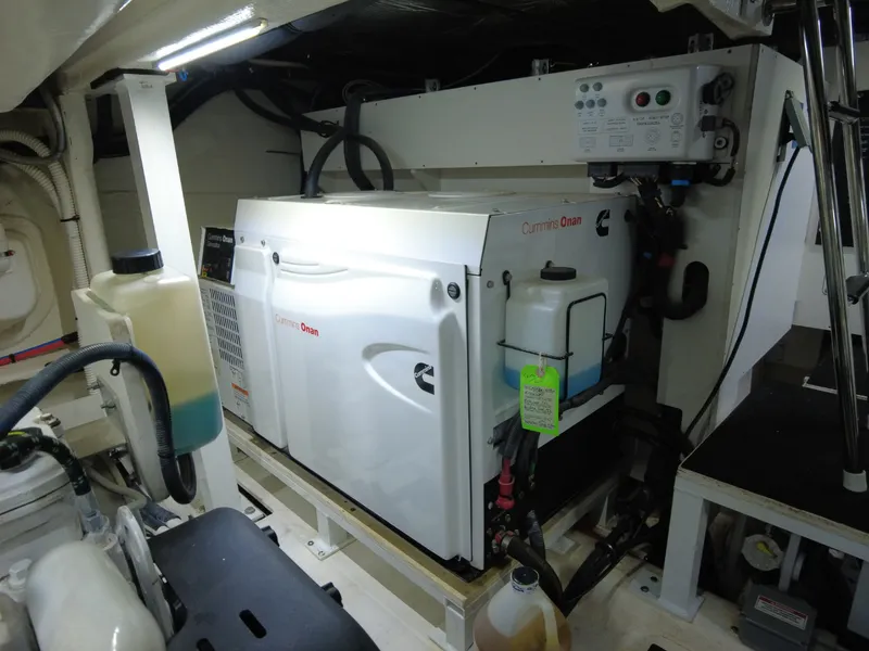Slide: The Image of Sea Ray FLY 520 2018 - 102