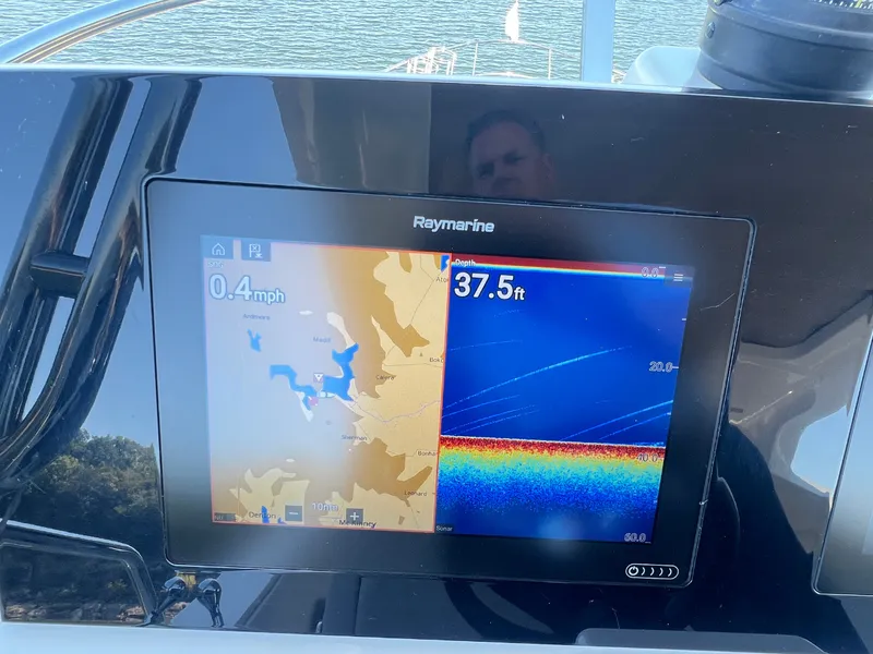 Slide: The Image of Sea Ray FLY 520 2018 - 33