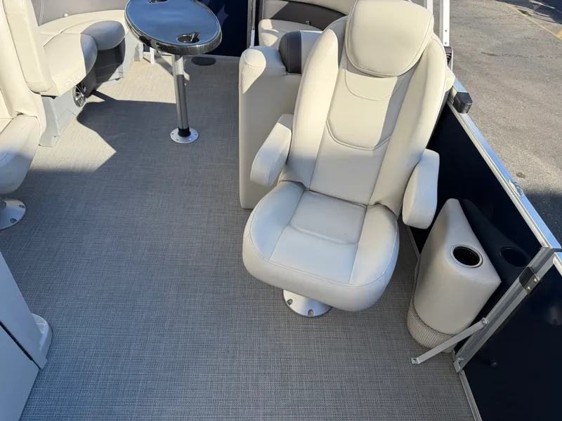 Slide: The Image of Sylvan MIRAGE 8520 2024 - 14