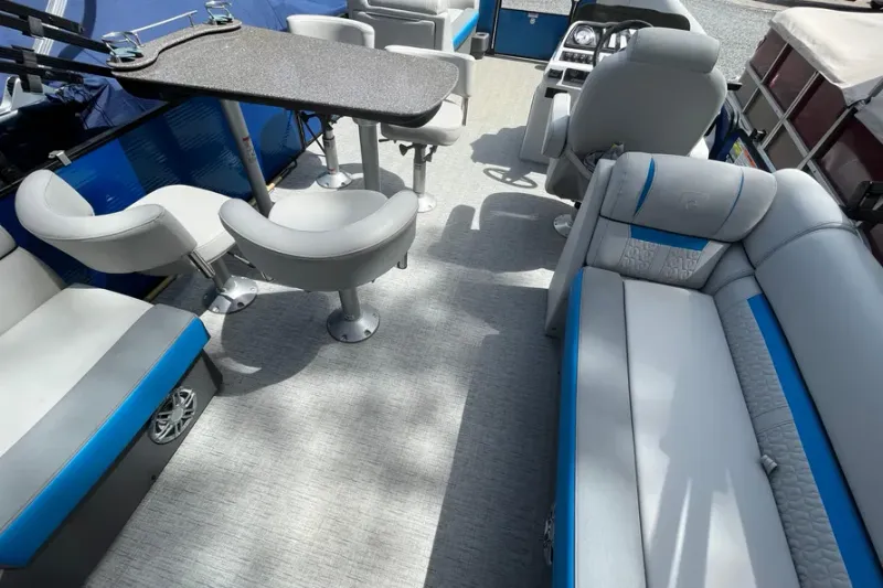 Slide: The Image of Godfrey 24 SWEETWATER 2021 - 16
