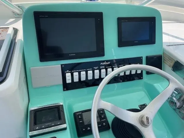 Slide: The Image of Pursuit 3000 Offshore 1999 - 8