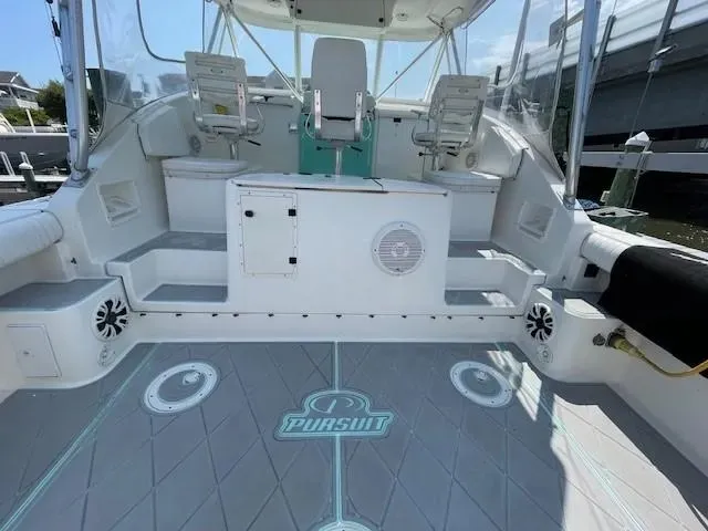 Slide: The Image of Pursuit 3000 Offshore 1999 - 14