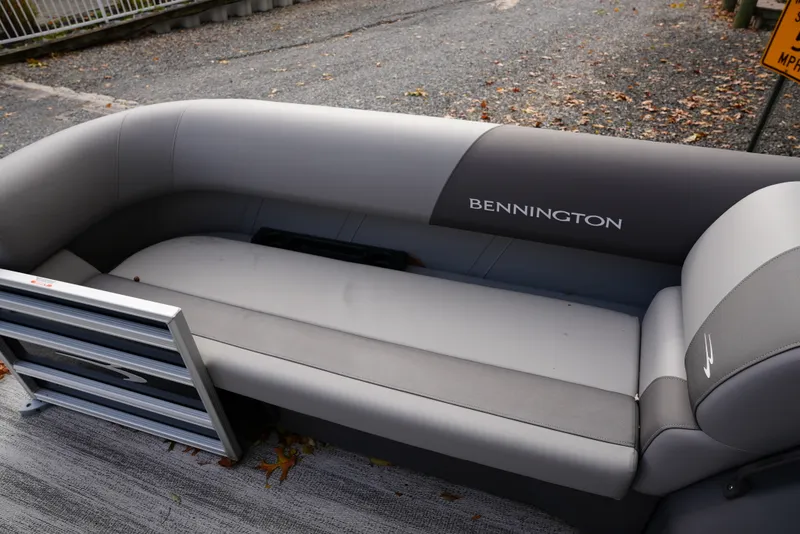 Slide: The Image of Bennington 20SL 2025 - 9