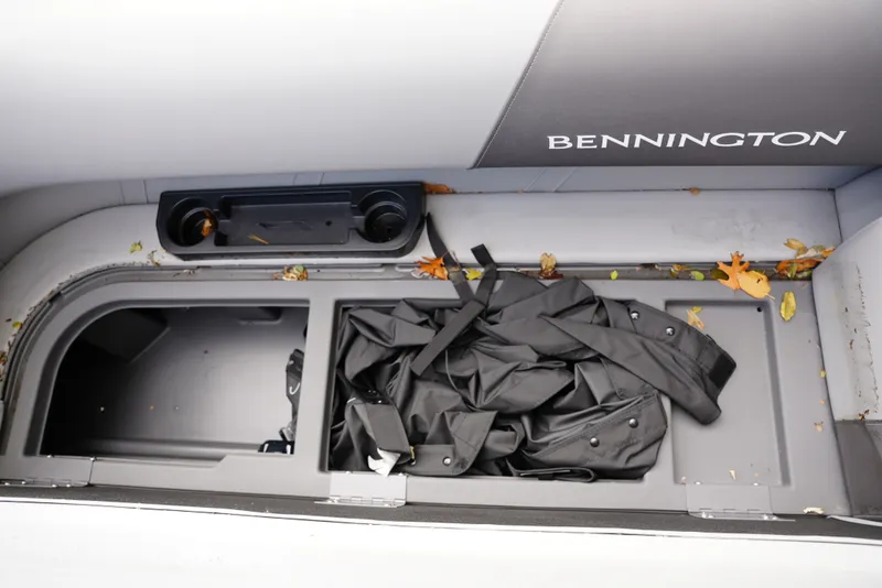 Slide: The Image of Bennington 20SL 2025 - 10