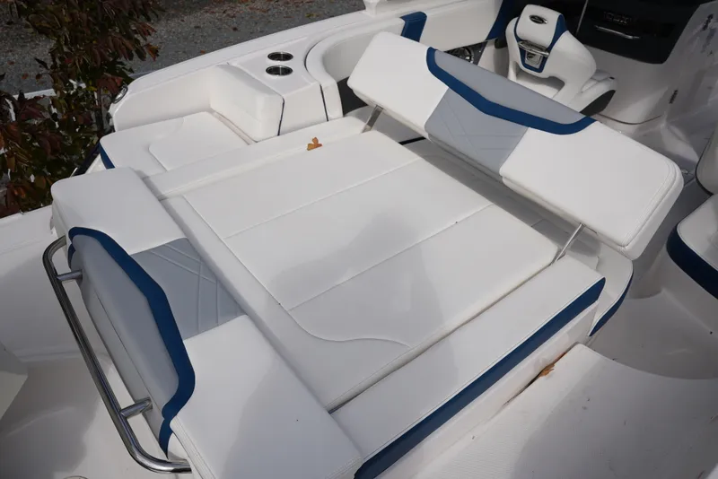 Slide: The Image of Chaparral 270OSX 2024 - 7