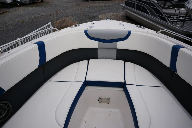 Slide: The Image of Chaparral 270OSX 2024 - 40