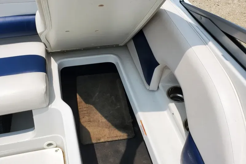 Slide: The Image of Crownline Boats 19XS 2013 - 6
