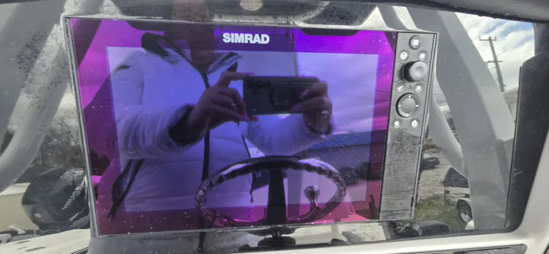Slide: The Image of Robalo R246 2024 - 31