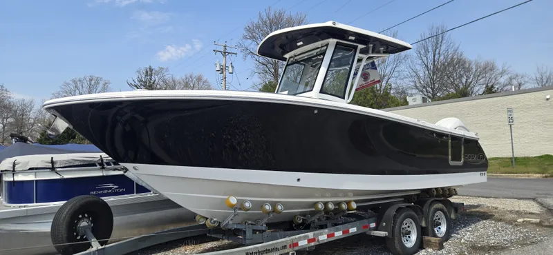 Slide: The Image of Robalo R250 2024 - 3