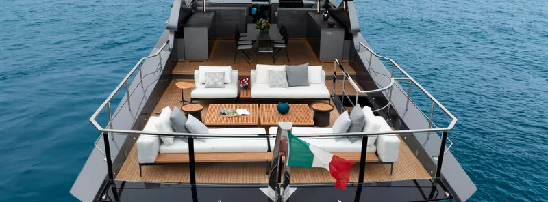 Slide: The Image of Mangusta GranSport 33 - 3