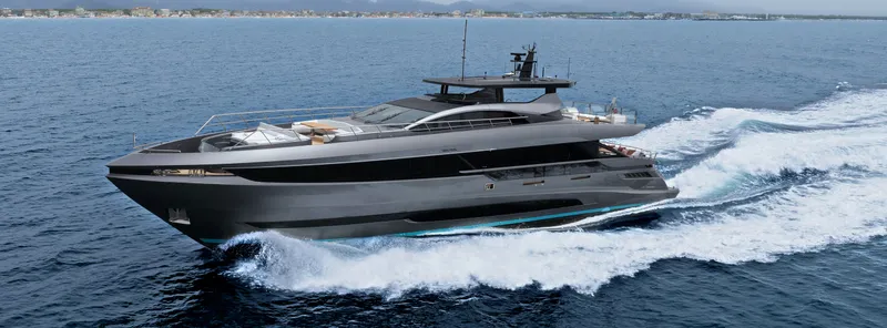 Slide: The Image of Mangusta GranSport 33 - 1