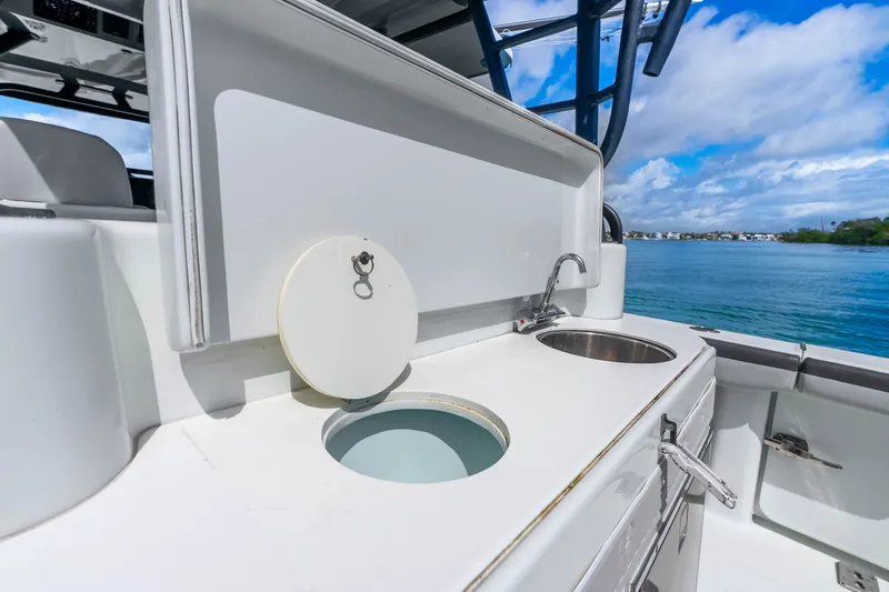 Slide: The Image of Yellowfin 42 Offshore 2019 - 54