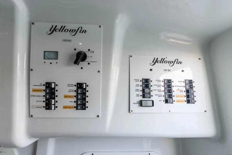 Slide: The Image of Yellowfin 42 Offshore 2019 - 61